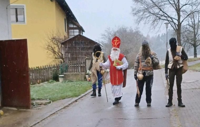Der Nikolaus auf dem Ponyhof Bauer